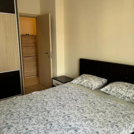 Ana Apartment *